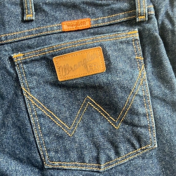 Wrangler Flame Resistant Jeans Size 44 - Picture 2 of 9